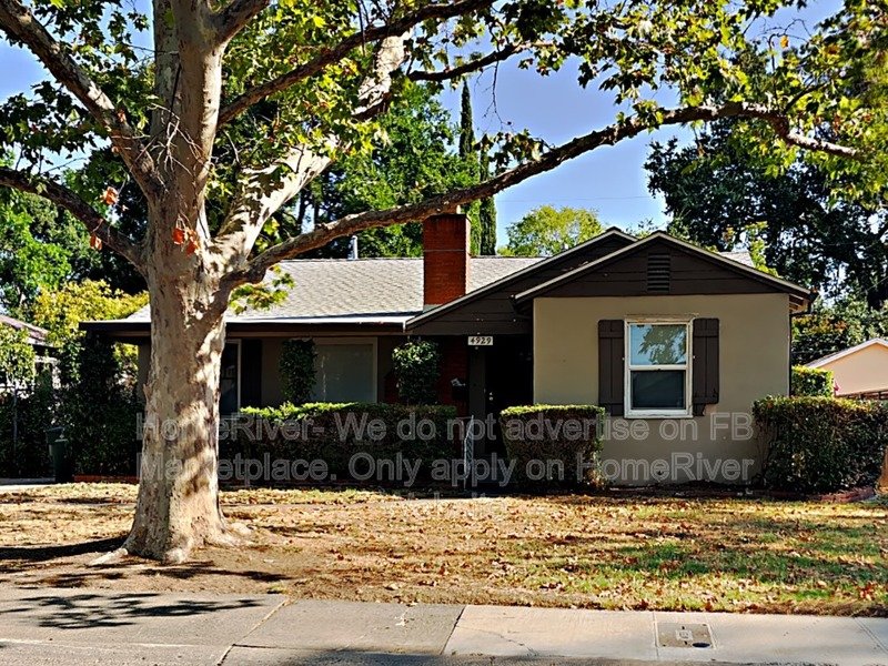 Classic Home! Fridge Included | Close to Land Park property image