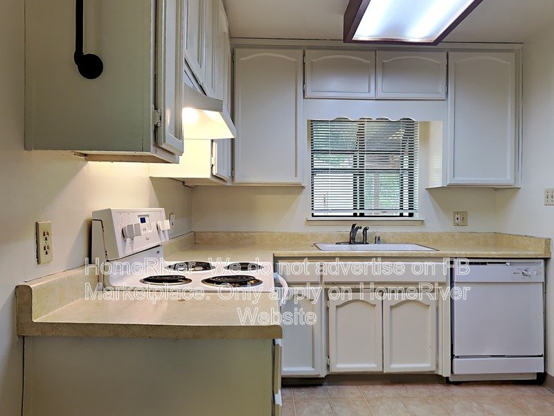 Classic Home! Fridge Included | Close to Land Park property image