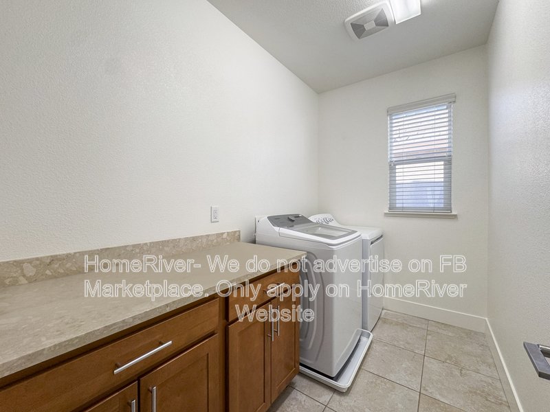 5 Bedrooms! 5891 Dulwich Way, Sacramento, CA 95835 property image