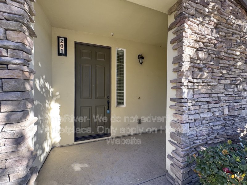 Pet Friendly! 421 Anchor Ln APT 201, West Sacramento, CA 95605 property image