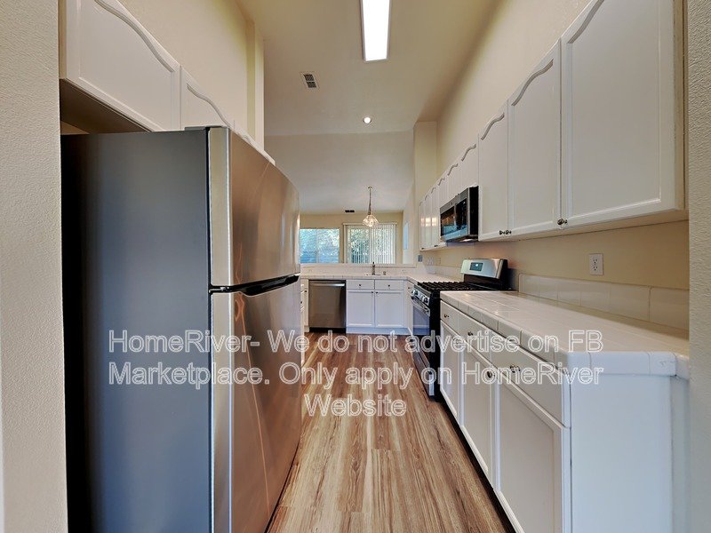 Gated Community | Fridge Included | Close to shopping property image