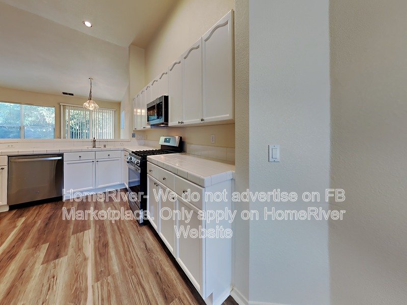 Gated Community | Fridge Included | Close to shopping property image