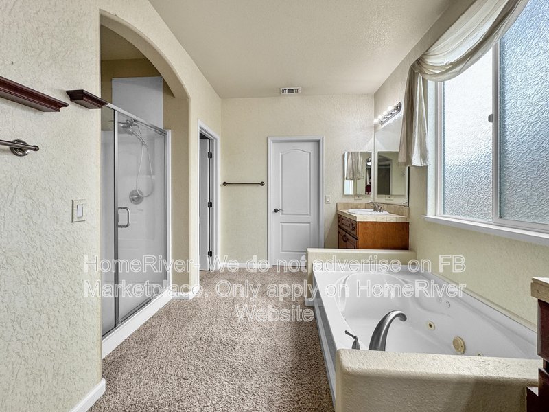 Near 99 Hwy | Close to Sacramento | Backyard property image