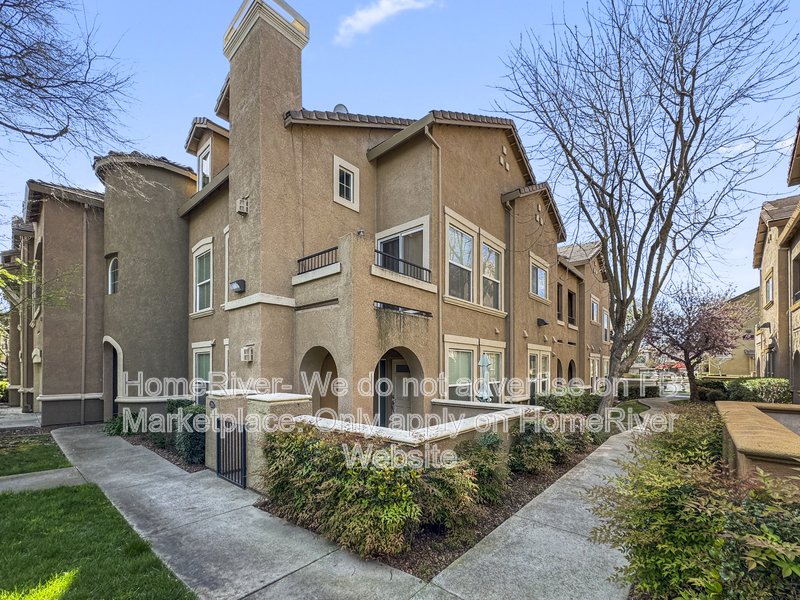 Fridge Included | Washer and Dryer In Unit | Close to Shopping property image