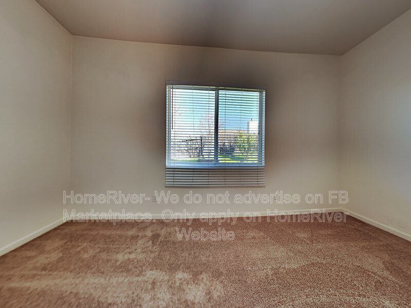 Fridge Included | Yard Care Included | New Front Grass property image