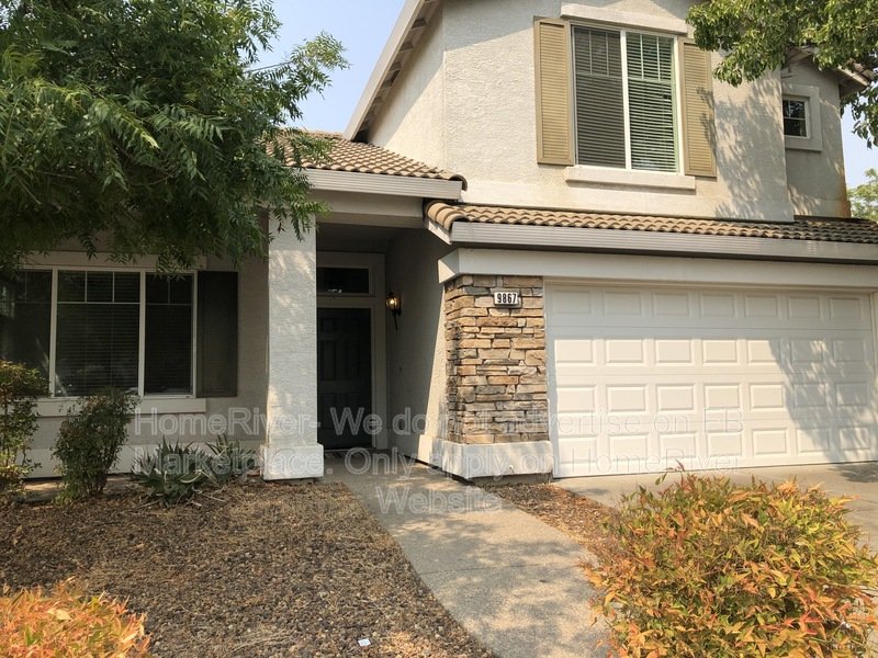 Corner Lot | Fenced Yard | Fridge Included property image