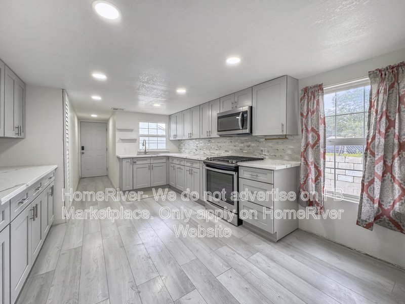 Fridge Included | Near 99 Hwy | Pet Friendly property image