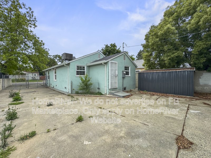 Fridge Included | Near 99 Hwy | Pet Friendly property image