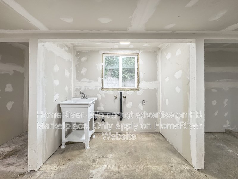 Fridge Included | Near 99 Hwy | Pet Friendly property image