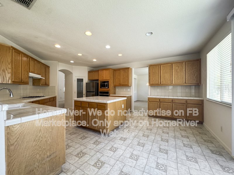 Office Space | Fridge Included | Pet Friendly property image