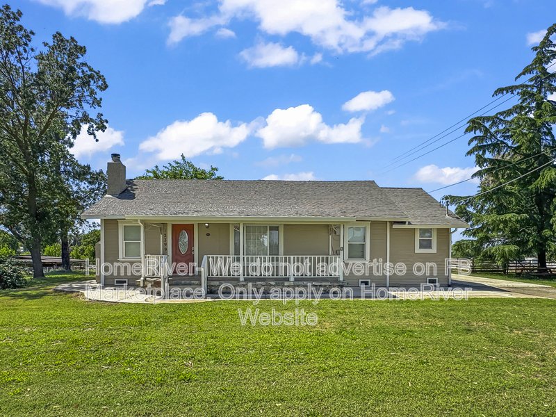 Water, Sewage, Garage Included | Fridge Included | Close to Elk Grove property image