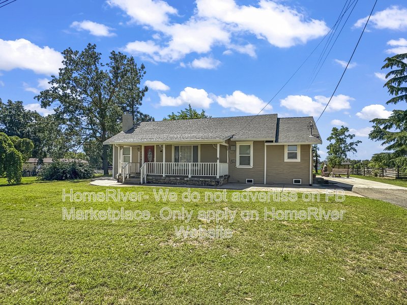 Water, Sewage, Garage Included | Fridge Included | Close to Elk Grove property image