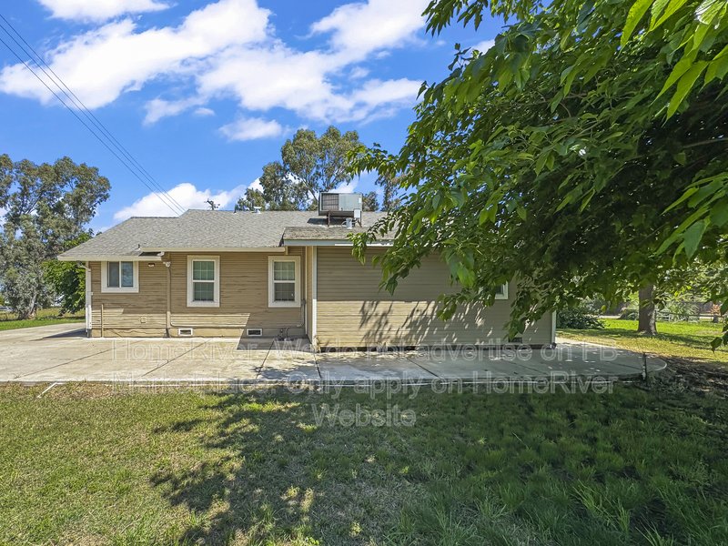 Water, Sewage, Garage Included | Fridge Included | Close to Elk Grove property image