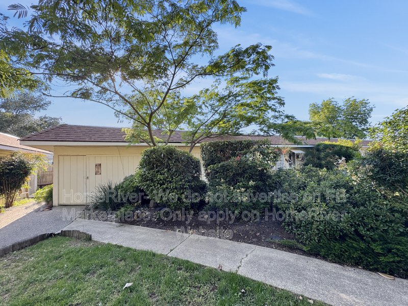 Fridge Included | Close to Folsom | Pet Friendly property image