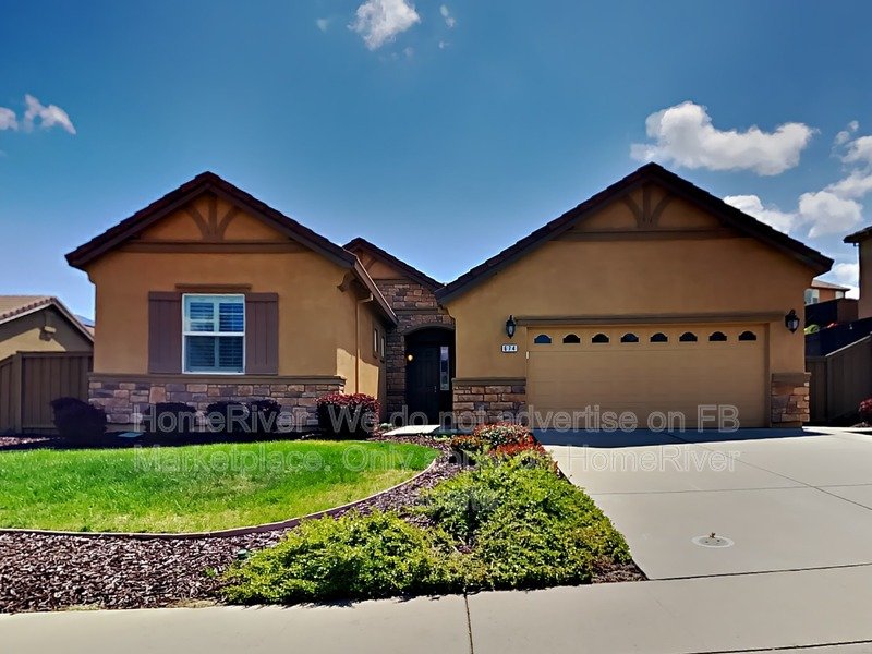 Two Car Garage | Fridge Included | Pet Friendly property image