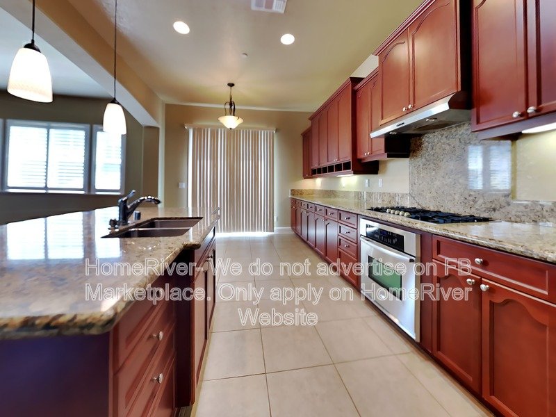 Two Car Garage | Fridge Included | Pet Friendly property image