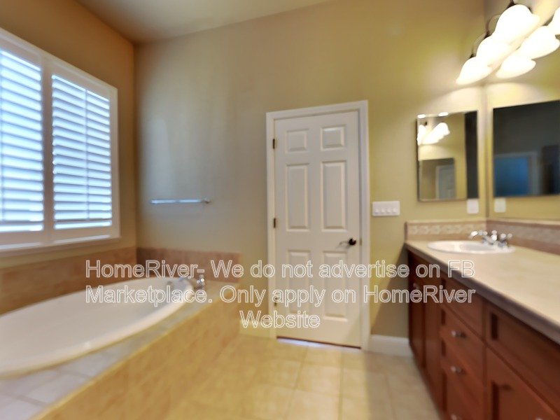 Two Car Garage | Fridge Included | Pet Friendly property image