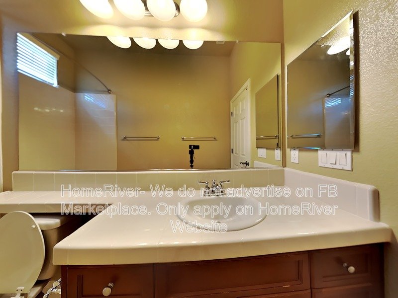 Two Car Garage | Fridge Included | Pet Friendly property image