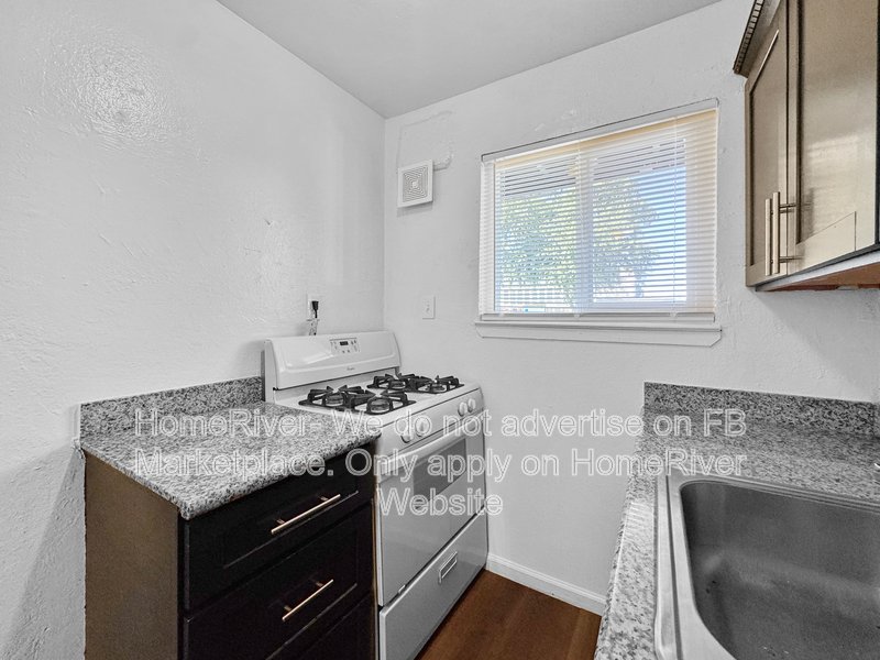 Fridge Included | Pet Friendly | Near Parks property image