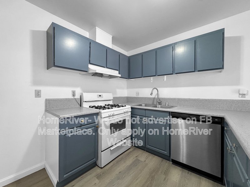 Fenced Yard | Fridge Included | Water and Sewer Included property image
