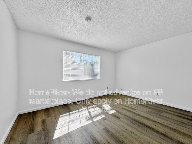 Fenced Yard | Fridge Included | Water and Sewer Included property image