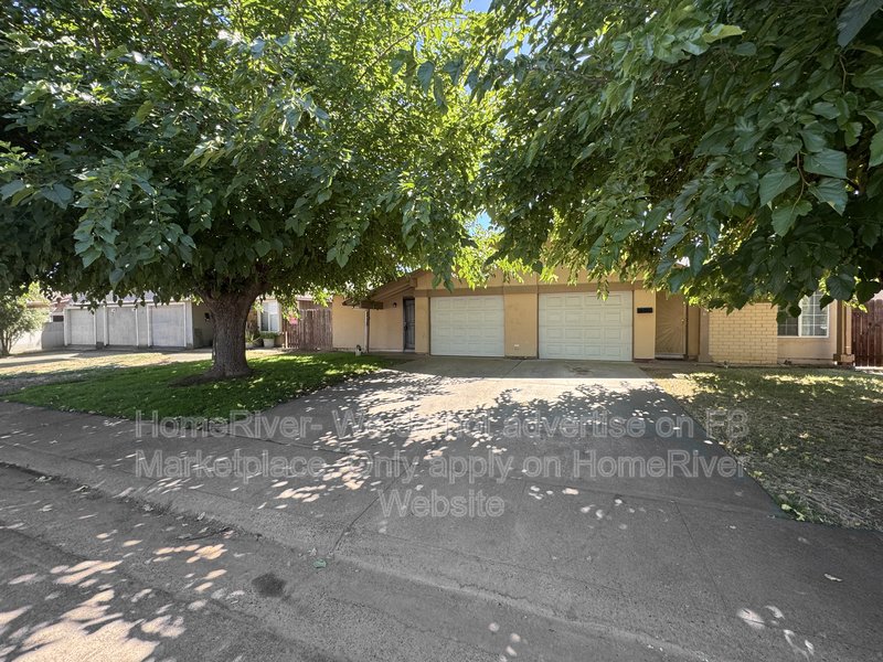 Fenced Yard | Fridge Included | Water and Sewer Included property image
