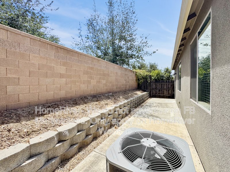 Washer/ Dryer Included | Pet Friendly | Fridge Included property image