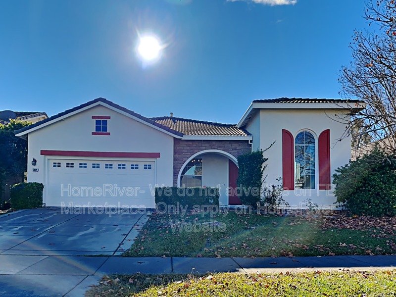 Fridge Included | Close to Downtown | Pet Friendly property image