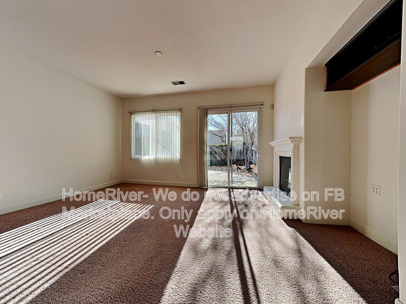 Fridge Included | Close to Downtown | Pet Friendly property image