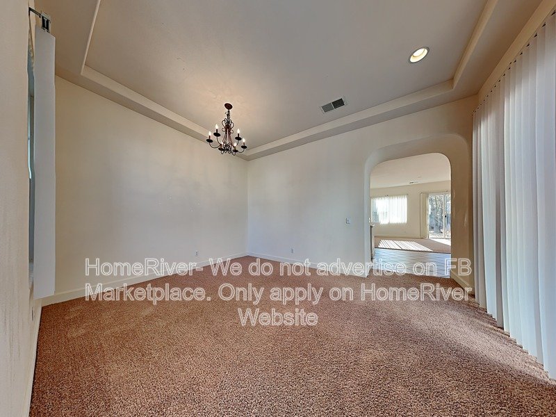Fridge Included | Close to Downtown | Pet Friendly property image