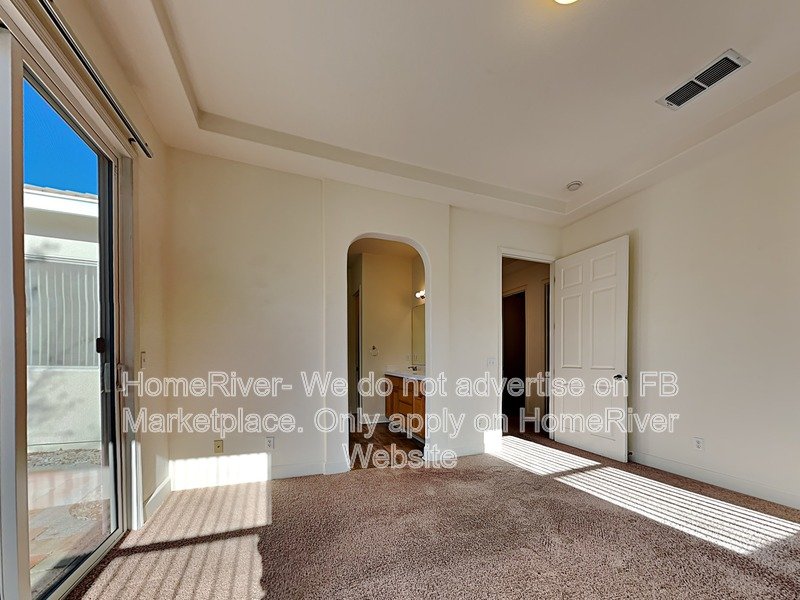 Fridge Included | Close to Downtown | Pet Friendly property image