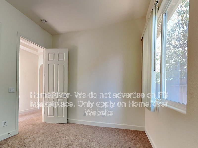Fridge Included | Close to Downtown | Pet Friendly property image