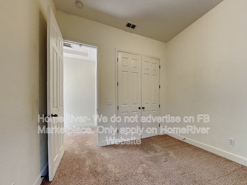 Fridge Included | Close to Downtown | Pet Friendly property image