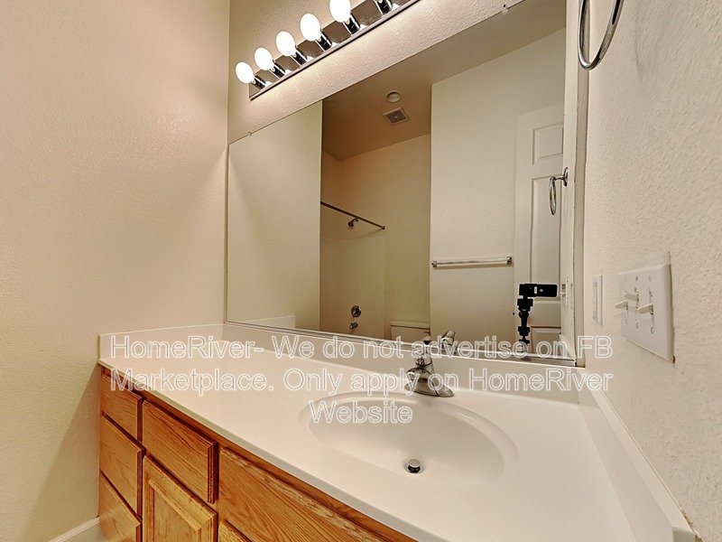 Fridge Included | Close to Downtown | Pet Friendly property image