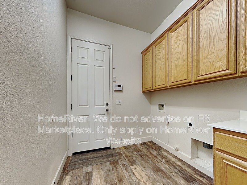 Fridge Included | Close to Downtown | Pet Friendly property image