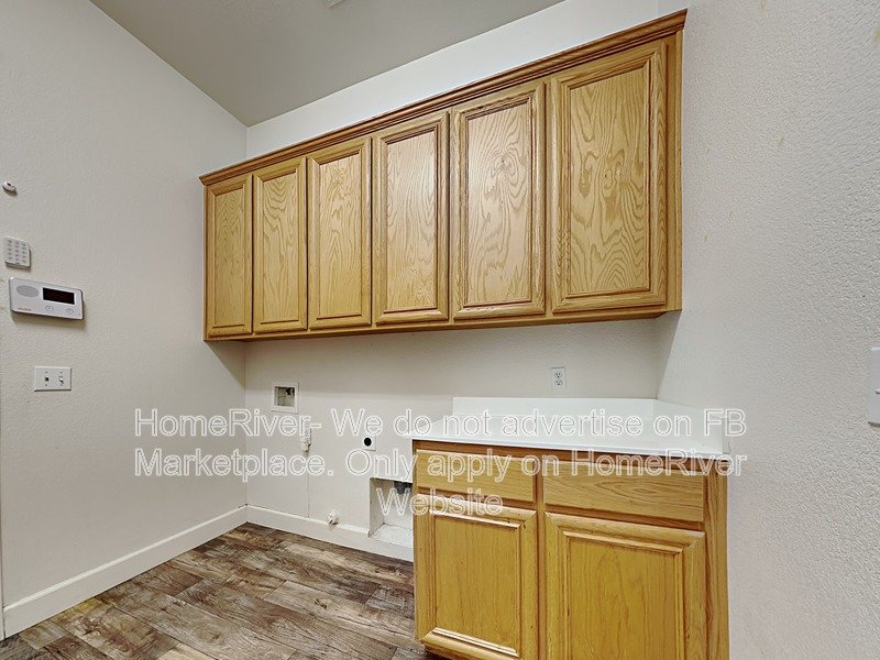 Fridge Included | Close to Downtown | Pet Friendly property image