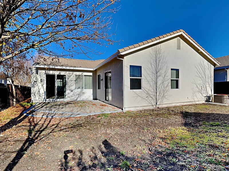 Fridge Included | Close to Downtown | Pet Friendly property image
