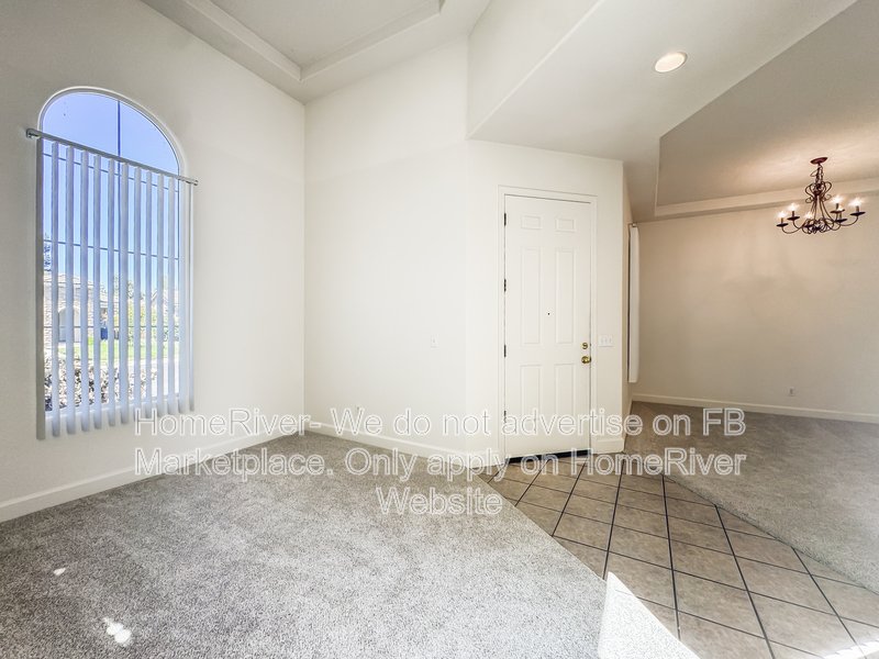 Fridge Included | Close to Downtown | Pet Friendly property image