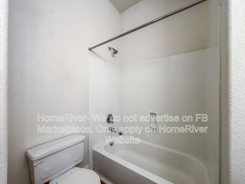 Fridge Included | Close to Downtown | Pet Friendly property image