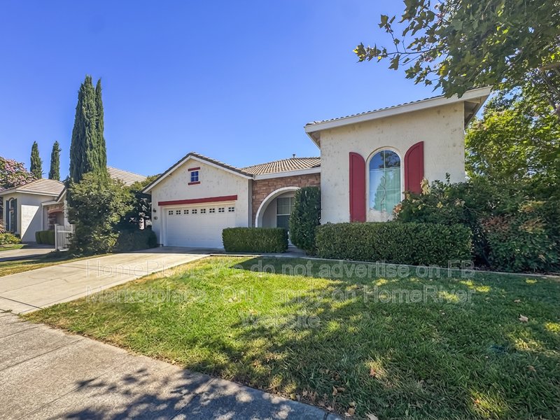 Fridge Included | Close to Downtown | Pet Friendly property image
