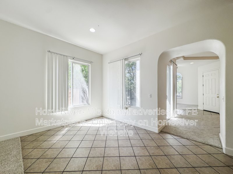 Fridge Included | Close to Downtown | Pet Friendly property image